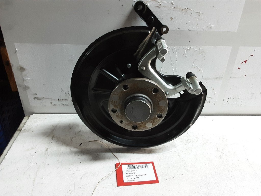 MOYEU DE ROUE ARRIÈRE GAUCHE Golf V (1K1) (1K0435L), Volkswagen, Mevr. I. Hauben, Utilisé, Rue de l'Espoir 34 34
4030  GRIVEGNÉE, BE