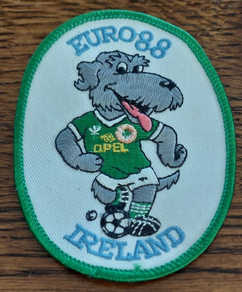 Rare mascotte irlandaise vintage EURO 88, Macúl Patch Opel, Enlèvement ou Envoi, Comme neuf, Maillot