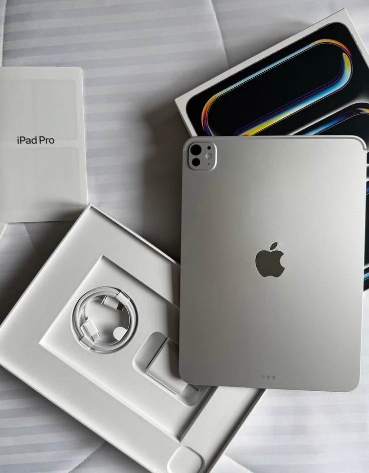 iPad Pro M5, Informatique & Logiciels, Apple iPad, 11 pouces, Comme neuf, Enlèvement