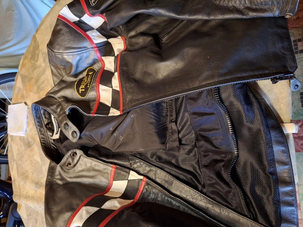 Lederen Moterjas Triumph maat lange tot xl nieuwstaat, Kleding | Heren, Ophalen, Zo goed als nieuw