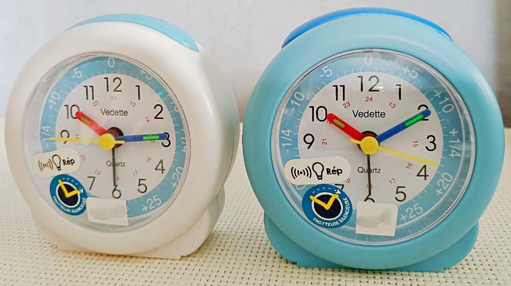 Réveil VEDETTE quartz ENFANT, bleu ou blanc, lumière, neuf, Enlèvement ou Envoi, Neuf, Analogique, Réveil ou Horloge