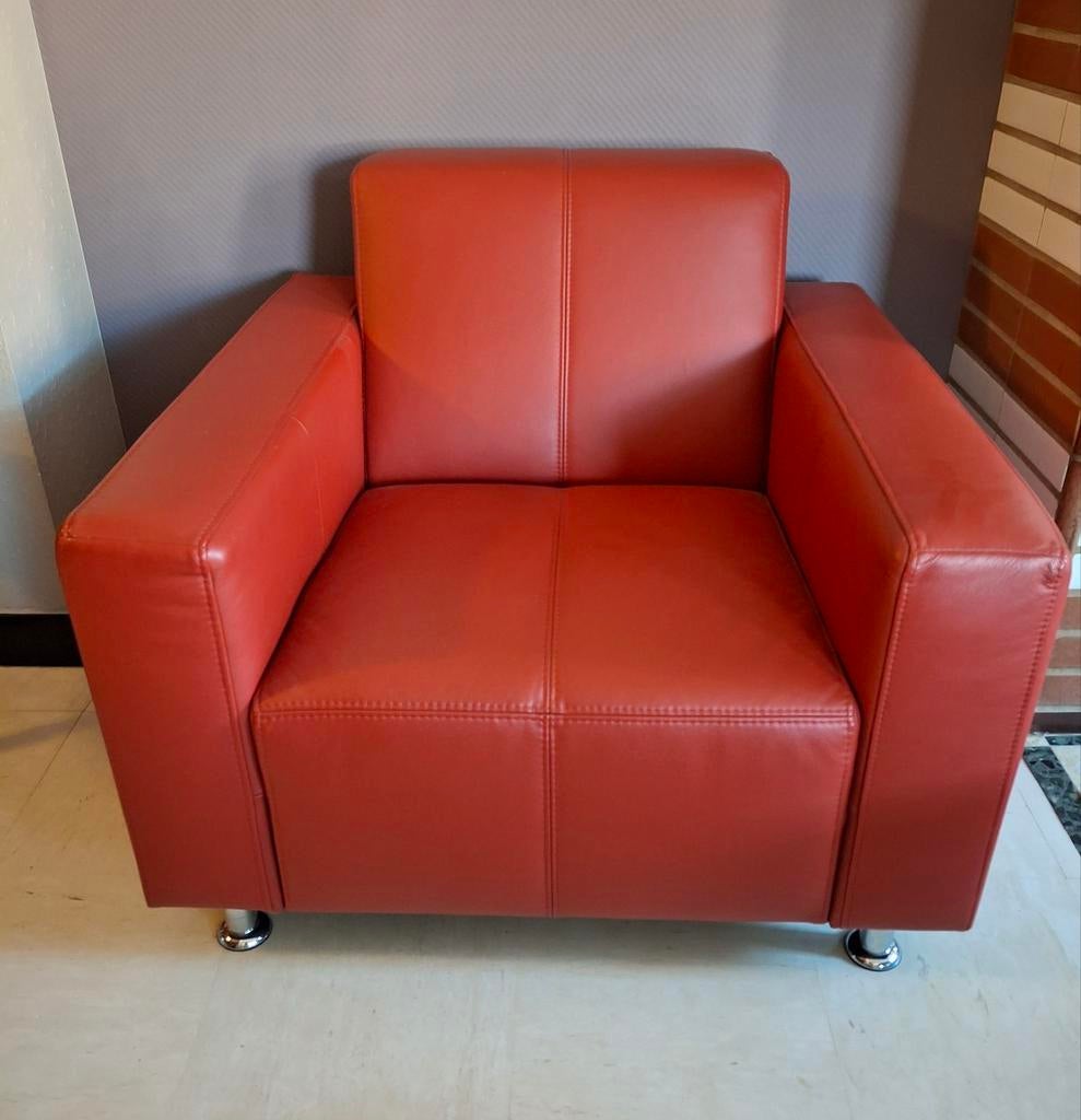 Fauteuil en cuir rouge, Maison & Meubles, Canapés | Sofas & Chaises Longues, Comme neuf, Cuir, Enlèvement ou Envoi