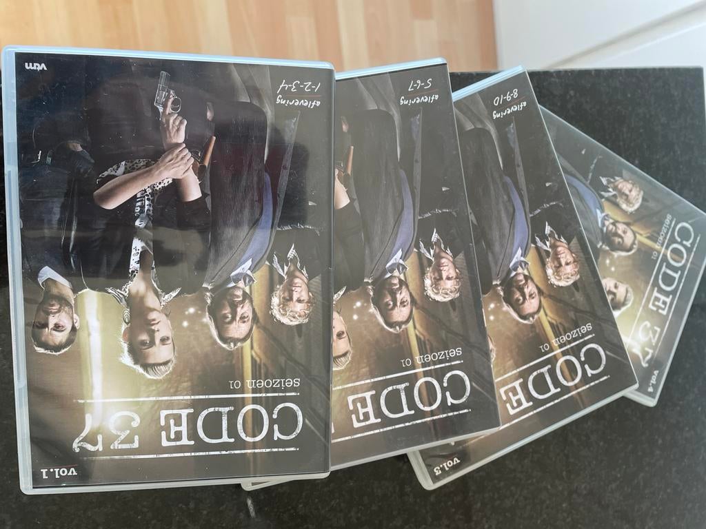 DVD pack Code 37, Cd's en Dvd's, Dvd's | Tv en Series, Ophalen of Verzenden, Zo goed als nieuw
