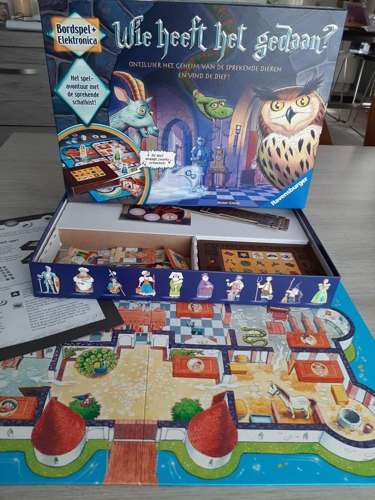 'WIE HEEFT HET GEDAAN", Vijf spelers of meer, Ophalen, Zo goed als nieuw, Ravensburger