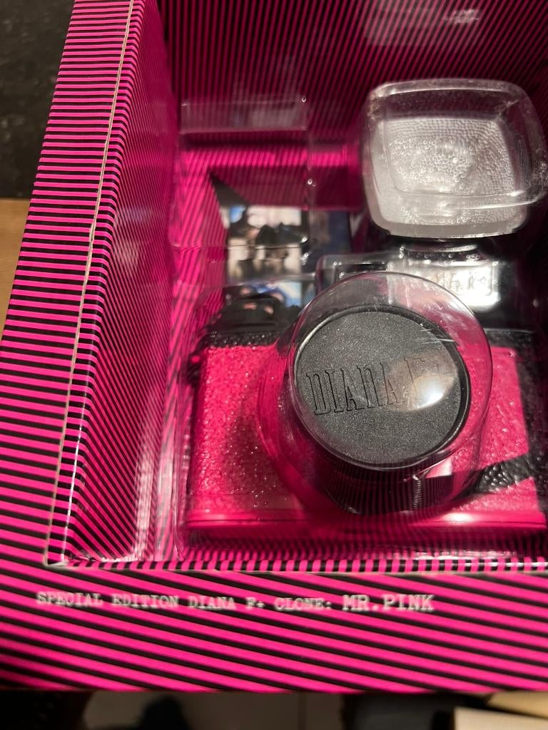 Lomography Diana F+ Mr. Pink originele doos, Audio, Tv en Foto, Fotocamera's Analoog, Zo goed als nieuw, Spiegelreflex, Overige Merken