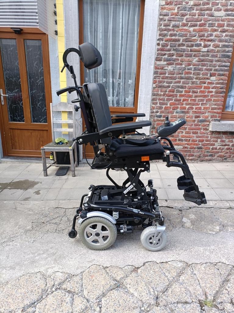 Chaise roulante électrique fauteuil peu roulé sur la route, Divers, Enlèvement