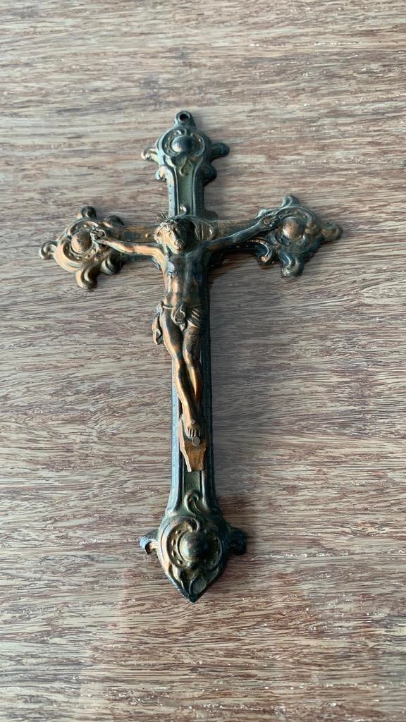 Crucifix en cuivre — religieuse vintage, Collections, Enlèvement, Utilisé