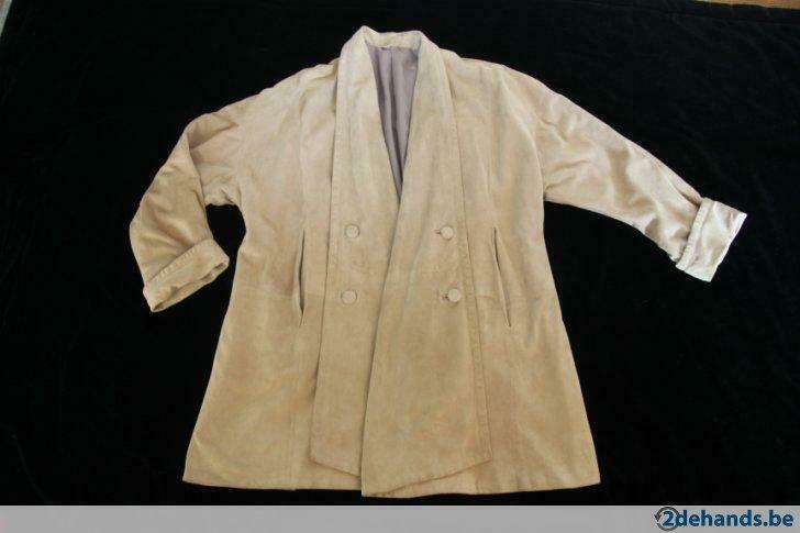 Manteau femme en daim beige large évasé, M: 44,, Enlèvement ou Envoi, Porté, Taille 42/44 (L), Beige