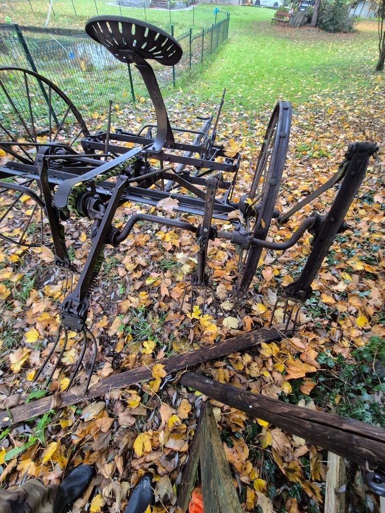 Outil agricole ancien unique — objet de collection rare avec, Enlèvement