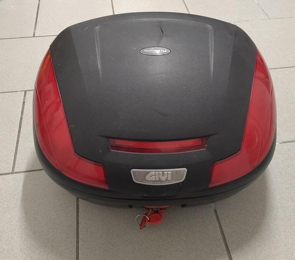 Topkoffer Givi E4700N / E470N 47L Monolock, Motos, Accessoires | Valises & Sacs, Utilisé, Enlèvement ou Envoi