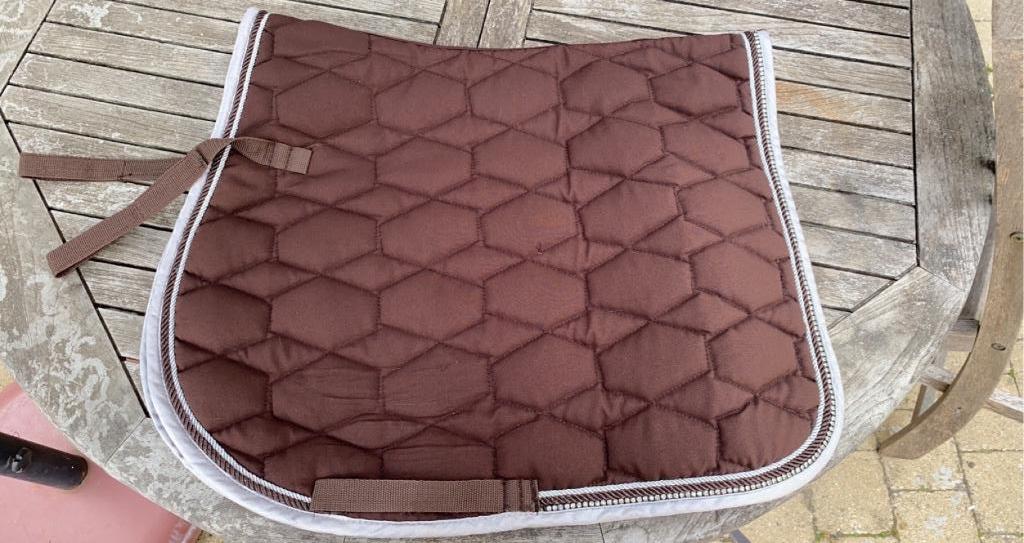Tapis HKM brun, Enlèvement ou Envoi, Comme neuf, Autres espèces