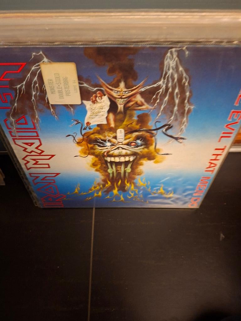 12" - iron maiden - the evil that men do-poster sleeve-vak 7, Enlèvement ou Envoi, Comme neuf
