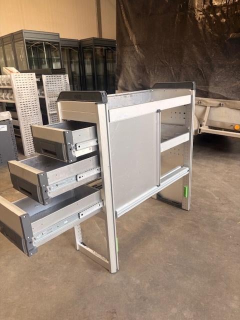 BOTT (1115) L93 B38 H105 €549, Ophalen, Gebruikt
