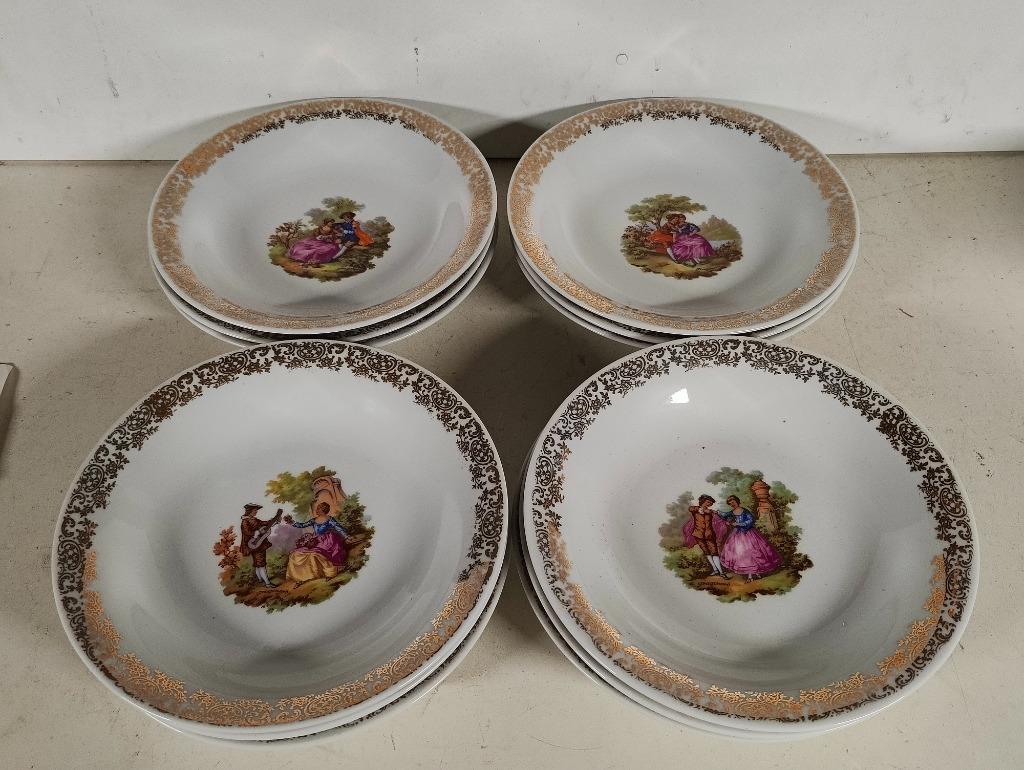 Lot 12 porseleinen borden Fragonard - Limoges, Antiek en Kunst, Antiek | Porselein, Ophalen of Verzenden