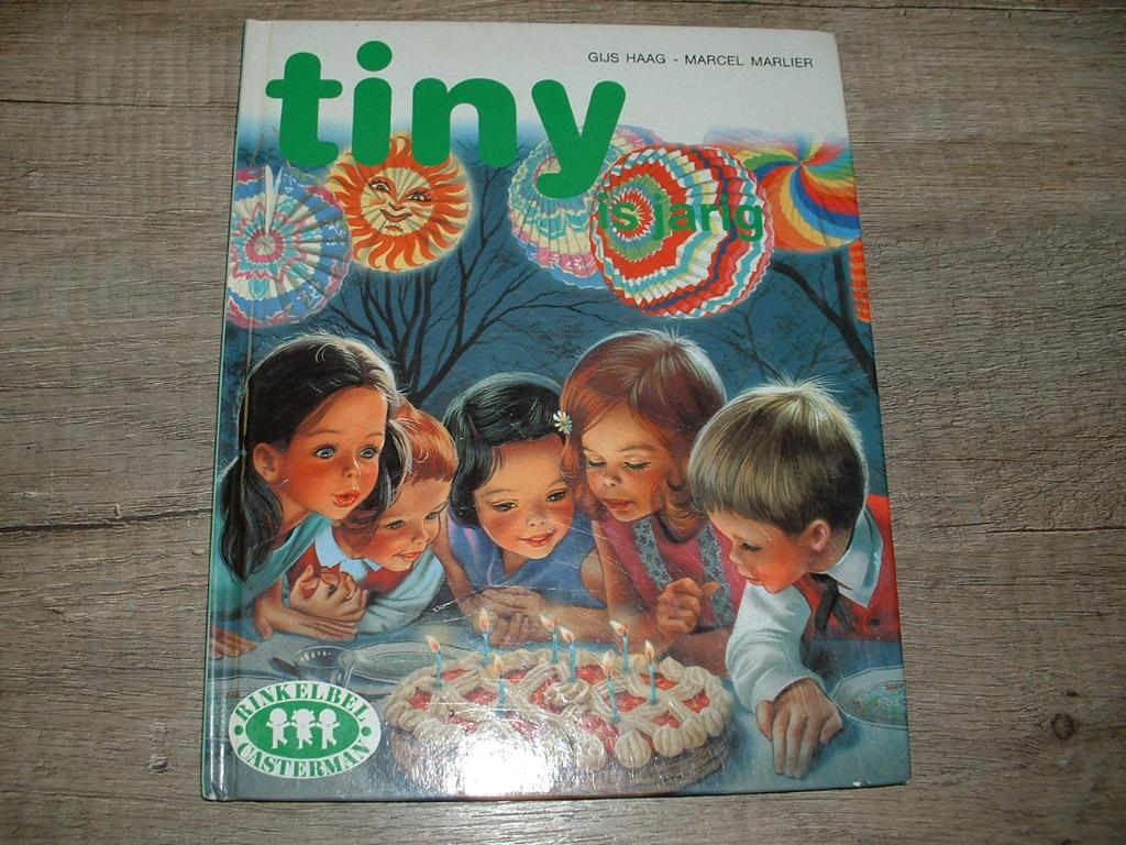 boek tiny is jarig, Boeken, Ophalen of Verzenden, Gelezen, Fictie algemeen