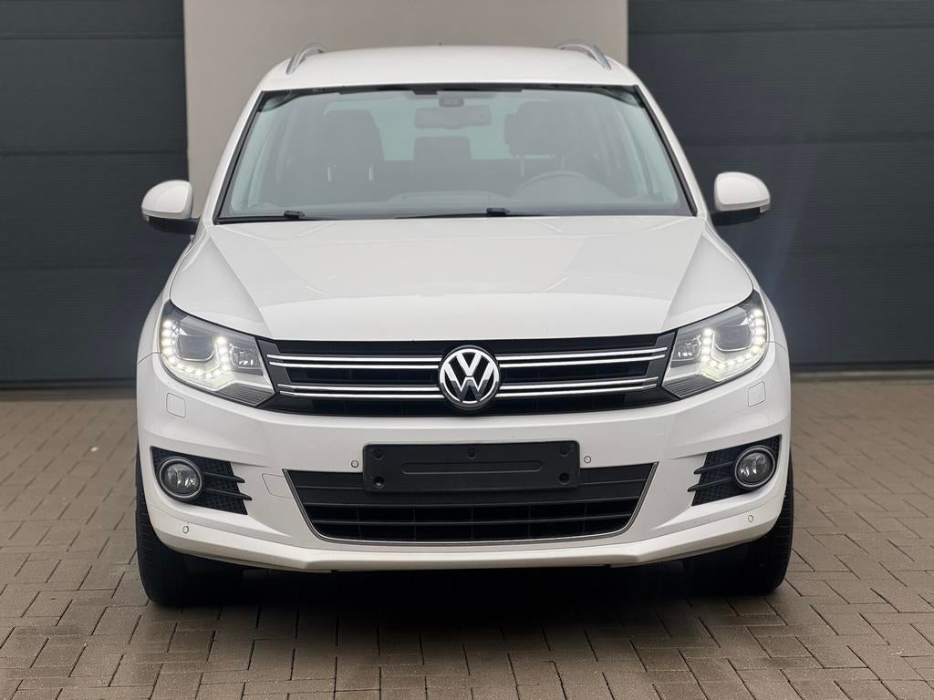 Volkswagen Tiguan 2.0tdi/R-Line, Auto's, Voorwielaandrijving, Zwart, 4 cilinders, Alcantara