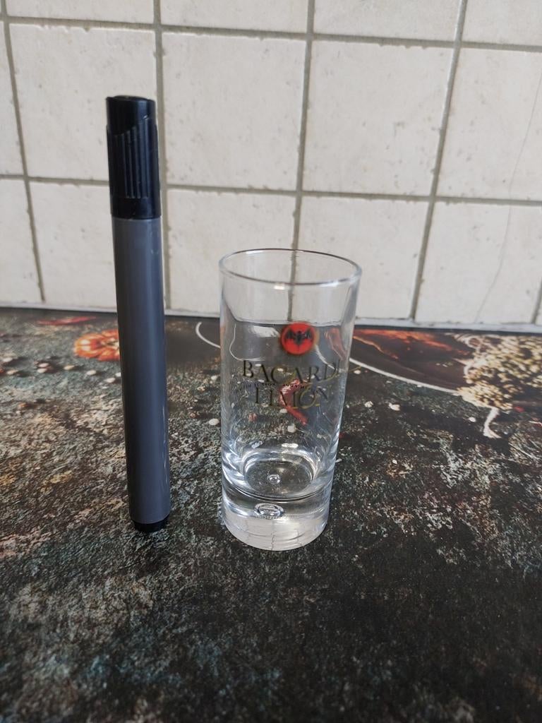 Shot glaasjes bacardi limon, Ophalen of Verzenden, Zo goed als nieuw, Borrel- of Shotglas