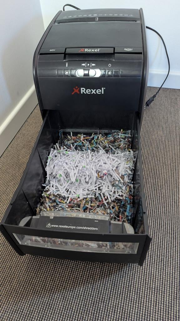 Rexel Papierversnipperaar, Ophalen, Zo goed als nieuw