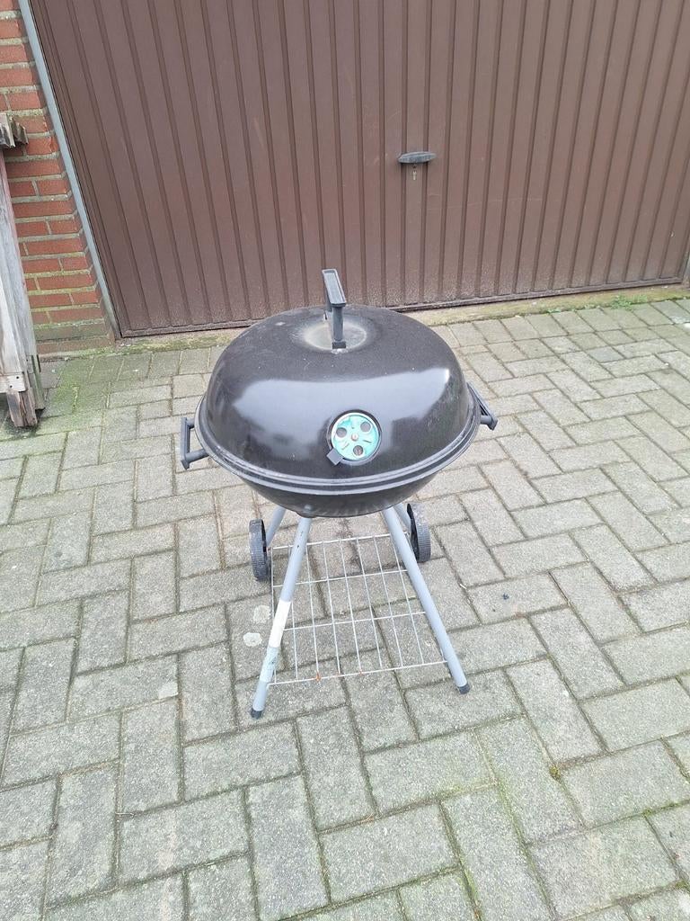 Barbecue op houtskool en aansteekpot0, Ophalen, Zo goed als nieuw