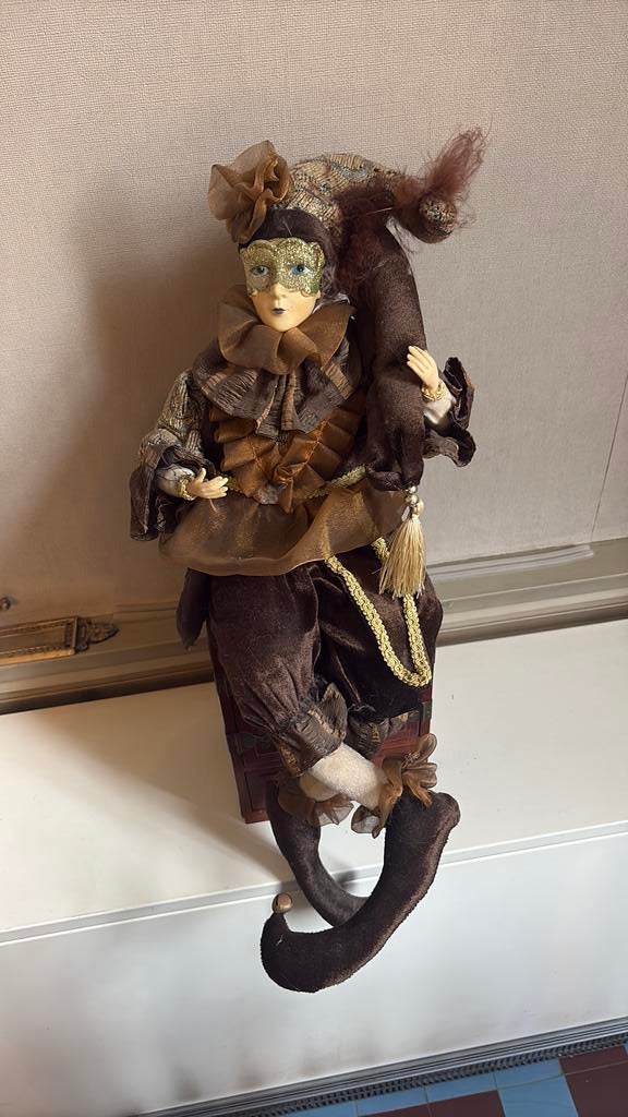 Figurine de carnaval, Enlèvement, Comme neuf