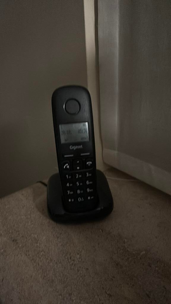 Draagbare telefoon, Telecommunicatie, Vaste telefoons | Handsets en Draadloos, Ophalen, Zo goed als nieuw