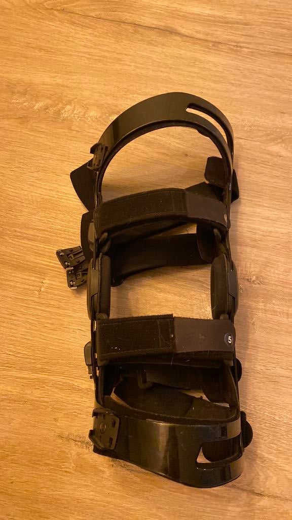 Breg knie brace links, Enlèvement, Comme neuf