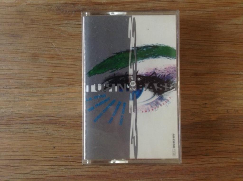 muziekcassette turn up the bass, Cd's en Dvd's, Overige genres, 1 bandje, Ophalen of Verzenden, Zo goed als nieuw