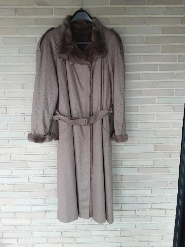 Zeer warme lange mantel, Bruin, Maat 46/48 (XL) of groter, Ophalen of Verzenden, Zo goed als nieuw