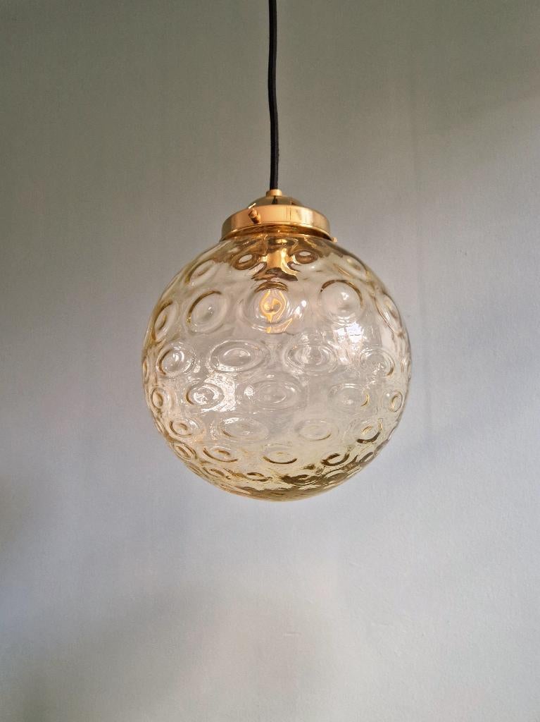 Duo de suspensions en verre bullé ambré, années 70, Enlèvement ou Envoi