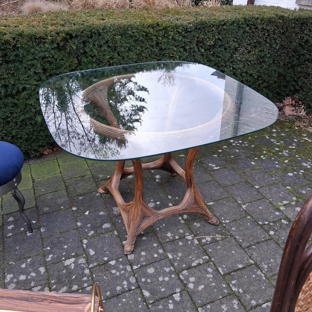 Rotan tafel met glazen tafelblad, Ophalen of Verzenden
