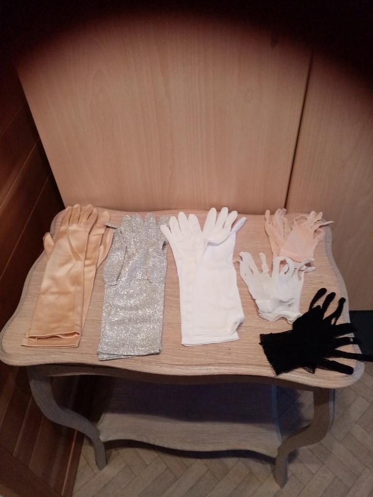 6 paar feestelijke handschoenen, Enlèvement, Comme neuf