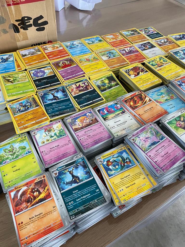 Lot de 300 carte pokemon, Verzenden, Zo goed als nieuw