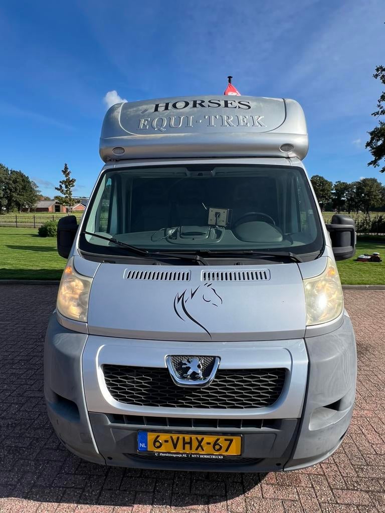 Equitrek paardencamion uit 2010 slechts 70.000KM!, Dieren en Toebehoren, Ophalen, Zo goed als nieuw