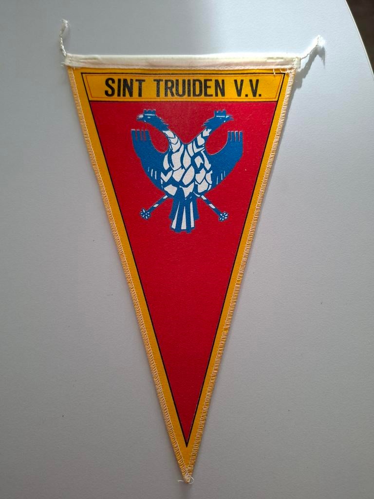 Fanion STVV des années 80, Enlèvement ou Envoi