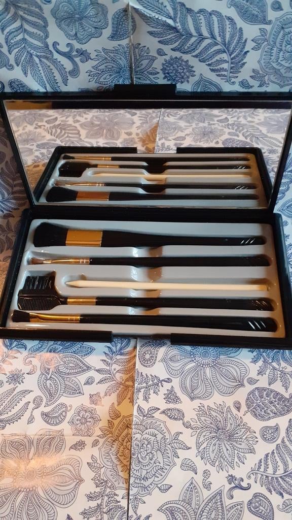 Palette 5 accessoires pour maquillage, Ophalen of Verzenden, Zo goed als nieuw