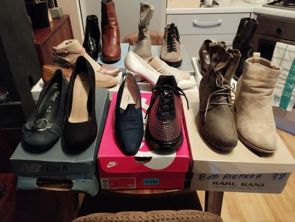 Vide dressing en chaussures taille 38 a partir de 3€, Enlèvement