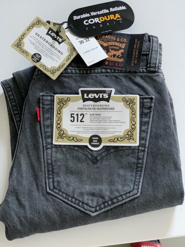 Nieuwe grijze levis 512 ,maat 30/32, Vêtements | Hommes, Jeans, Enlèvement ou Envoi, Neuf, Gris, Levi’s