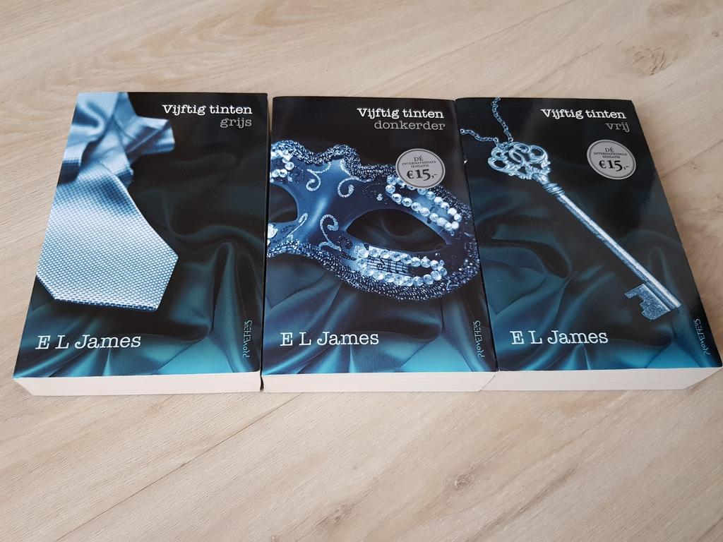 E.L. James - Vijftig tinten trilogie in een box, Gelezen, E.L. James, Ophalen of Verzenden, Nederland