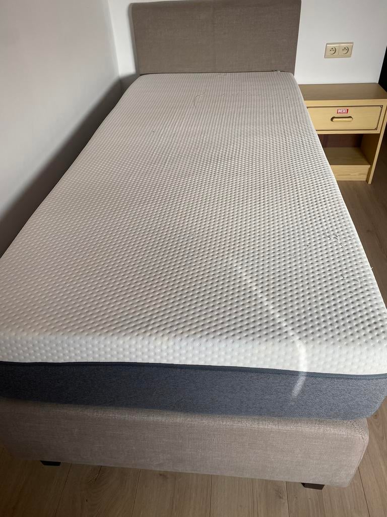 Boxspring bologna 1 persoons 90cm op 200cm, Huis en Inrichting, Ophalen, Zo goed als nieuw, Grijs