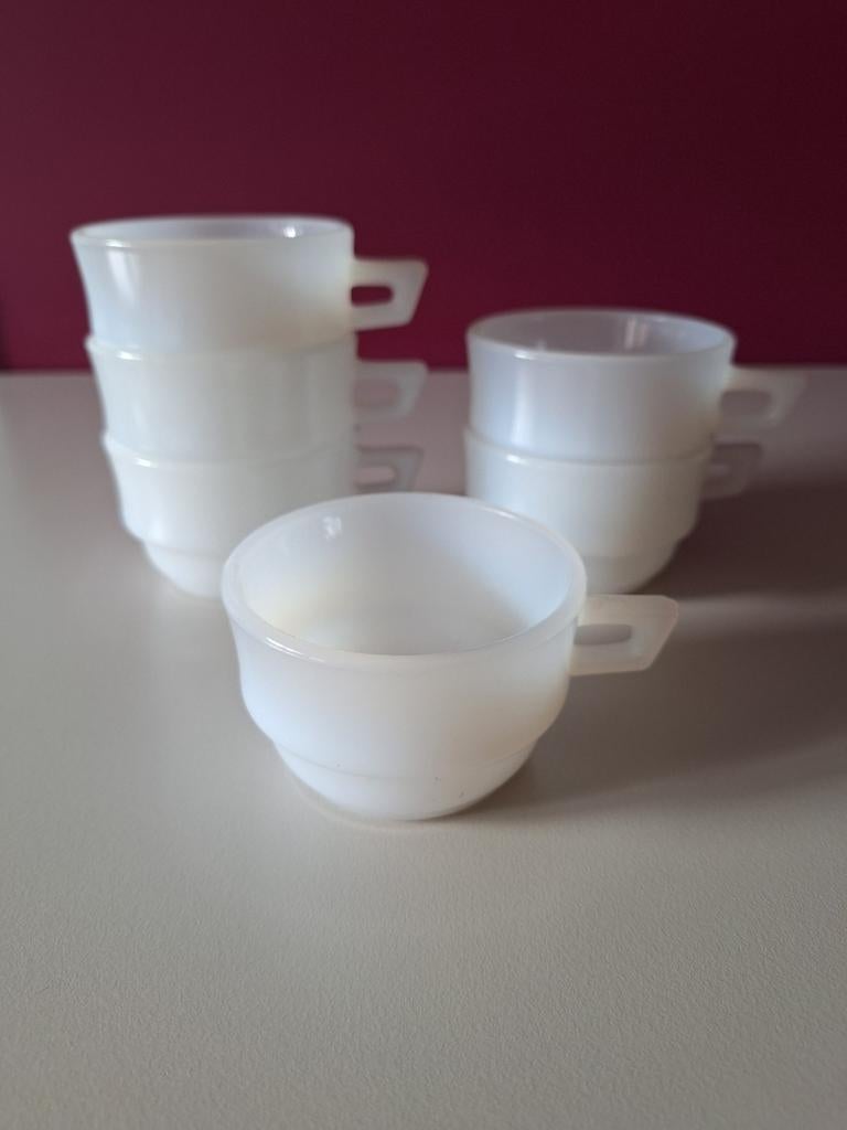6 tasses Arcopal France, Antiquités & Art, Enlèvement ou Envoi