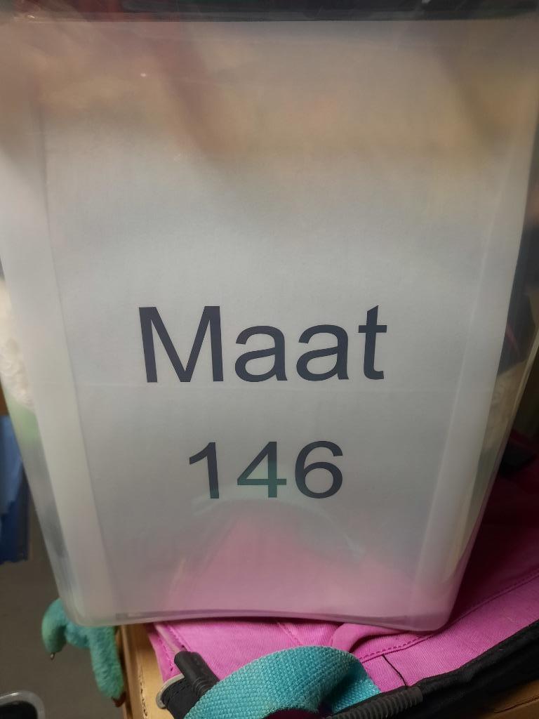 Kleding meisjes en jongens maat 146, Ophalen, Zo goed als nieuw, Maat 146