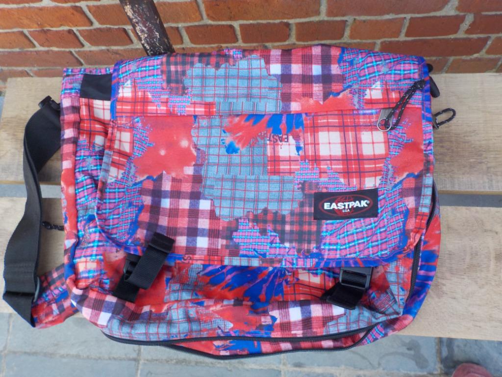 sac bandoulière eastpak rentrée des classes, Bijoux, Sacs & Beauté, Enlèvement ou Envoi, Comme neuf, Autres couleurs, Autres marques