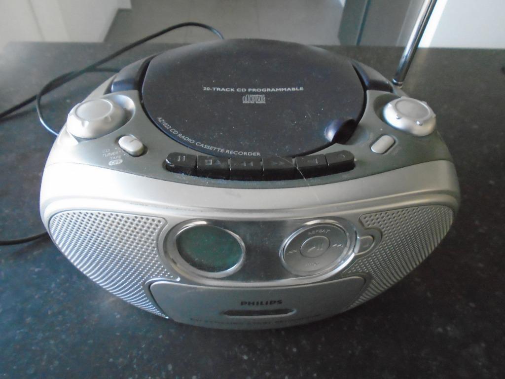 PHILIPS radio cd cassetterecorder, heel weinig gebruikt., TV, Hi-fi & Vidéo, Lecteurs CD, Enlèvement, Comme neuf, Philips, Portable