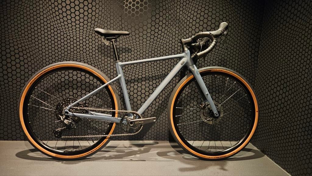 Cube nuroad pro  xs €1149
‍️alu frame & carbon voorvork, Neuf, Cube, Aluminium, Enlèvement