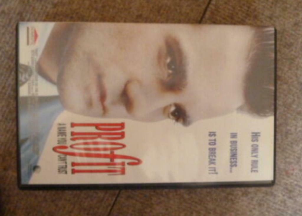 VHS video cassette PROFIT A NAME YOU CAN'T TRUST his only..., Tous les âges, Enlèvement ou Envoi, Autres genres