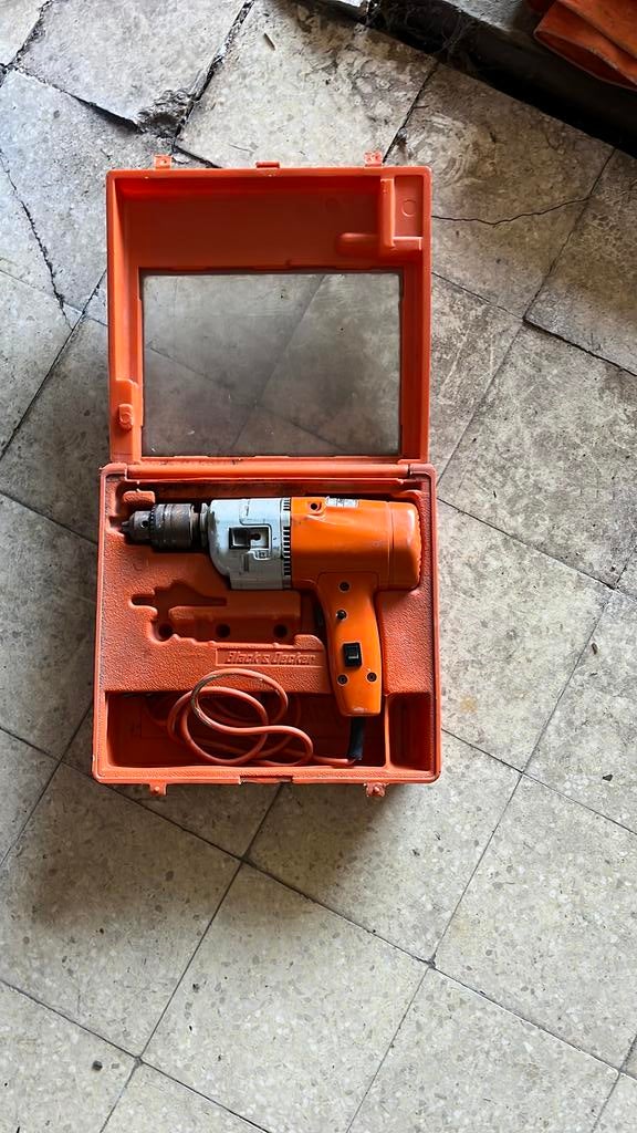 Boormachine Black & Decker, Ophalen, Boormachine