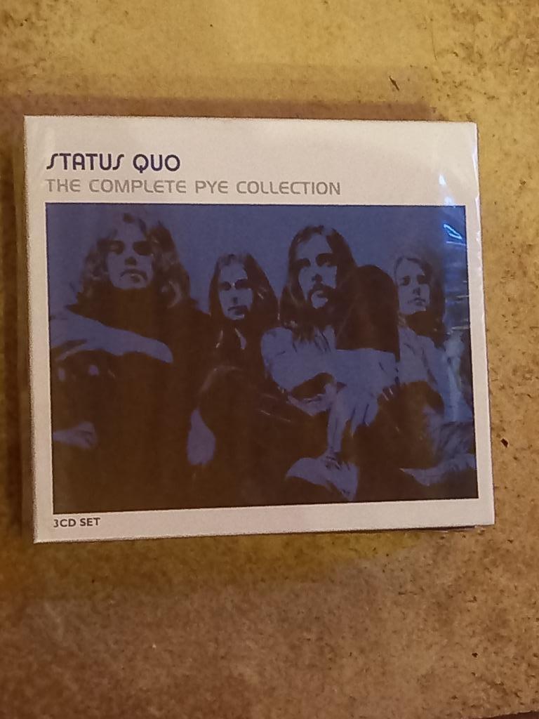 Box met 3 Cd's van Status Quo, Cd's en Dvd's, Ophalen of Verzenden, Nieuw in verpakking, Poprock