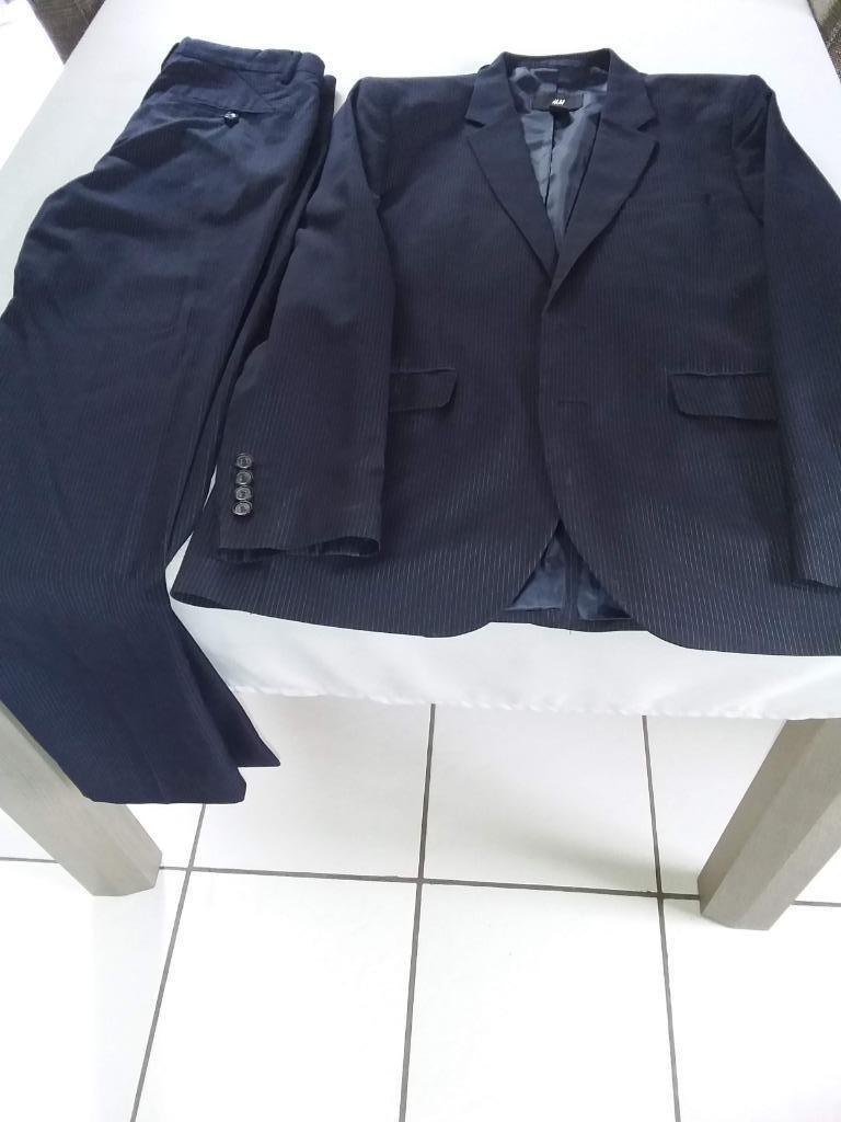 Kostuum plus hemd en plastron, Enlèvement ou Envoi, Comme neuf, Taille 48/50 (M), Bleu