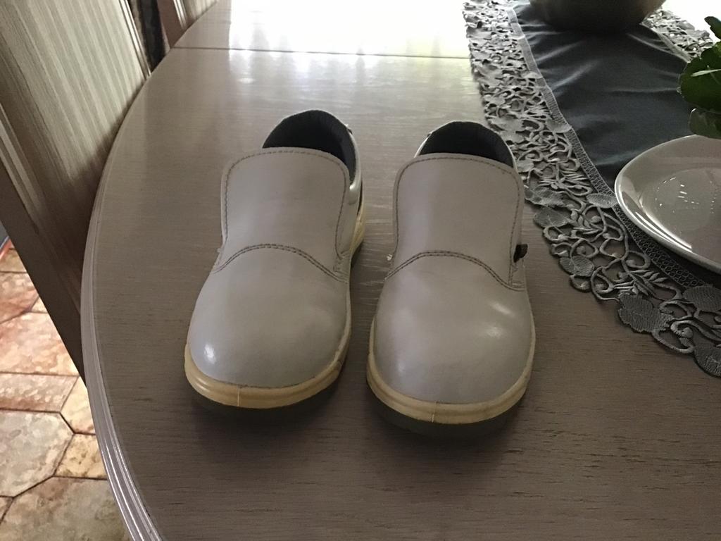 Schoenen met stalen tip maat 37 safeties jogger, Enlèvement ou Envoi, Comme neuf