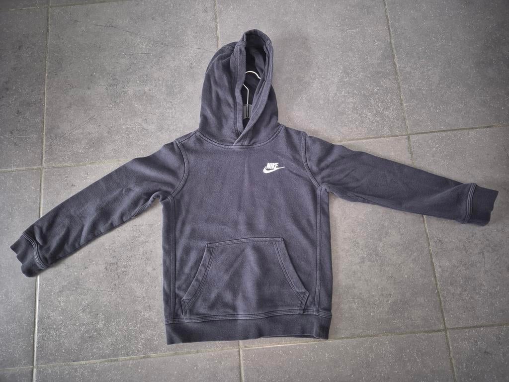 zwarte sweater met kap - Nike - maat 128-137, Kinderen en Baby's, Kinderkleding | Maat 128, Ophalen, NIKE, Jongen of Meisje, Trui of Vest